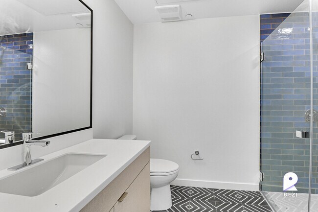 Building Photo - 1530 Cassil Pl