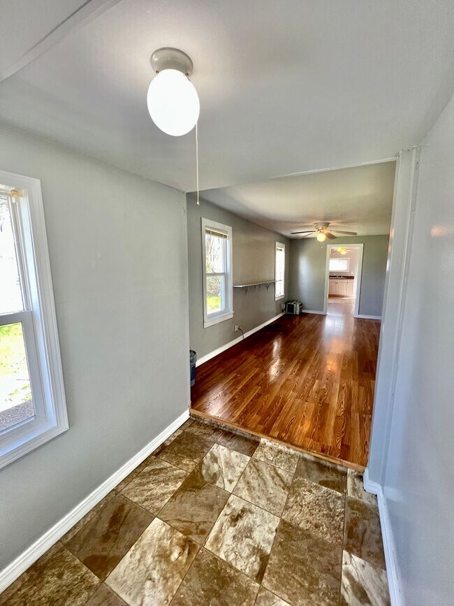 Building Photo - New Listing! 3 bedroom House!