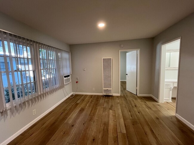 Interior Photo - 7056 Lanewood Ave