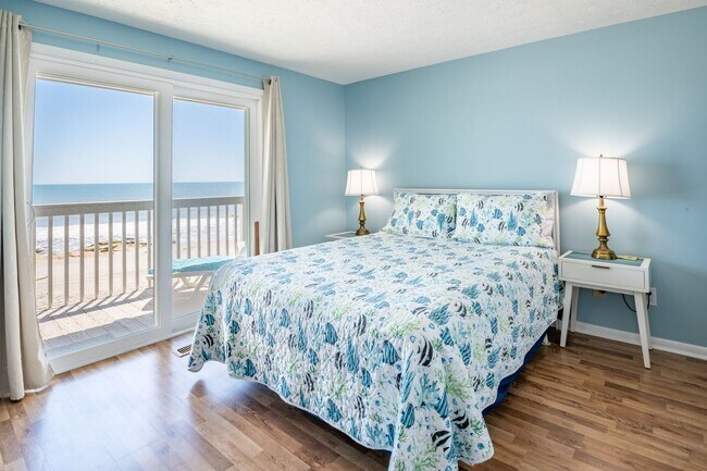 Foto del edificio - ESCAPE TO THE COAST FOR AN EXTENDED STAY!