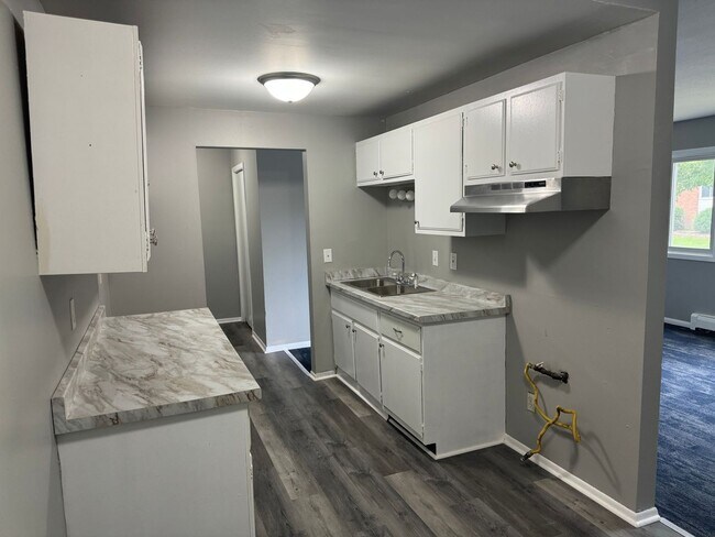 Foto del edificio - 1315 N Dowling Ave