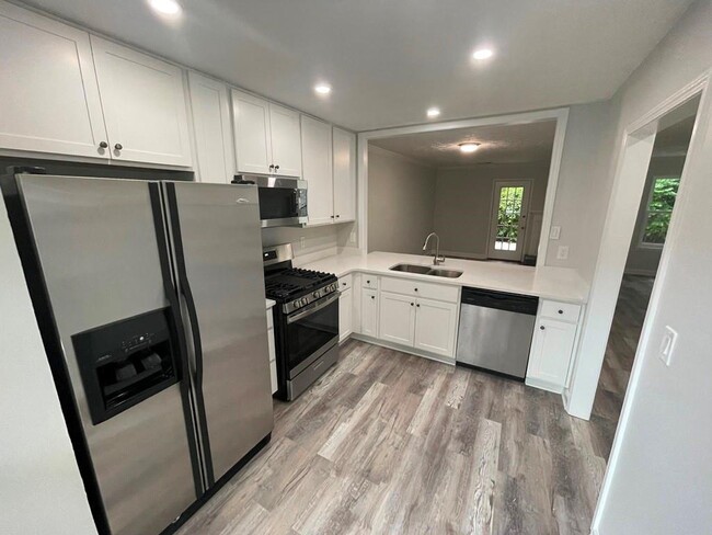 Building Photo - 2260 Newport Landing