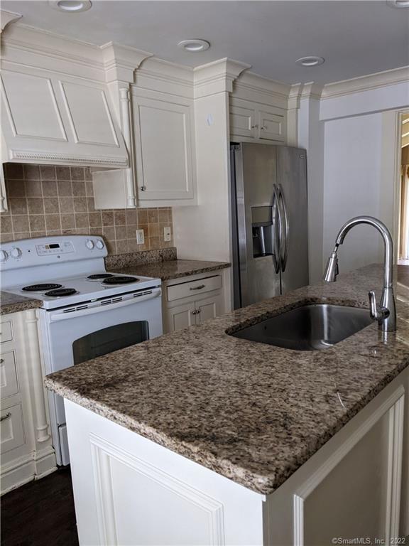 Foto del edificio - 6466 Main St