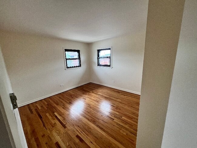 Foto del edificio - 9452 W Glenlake Ave