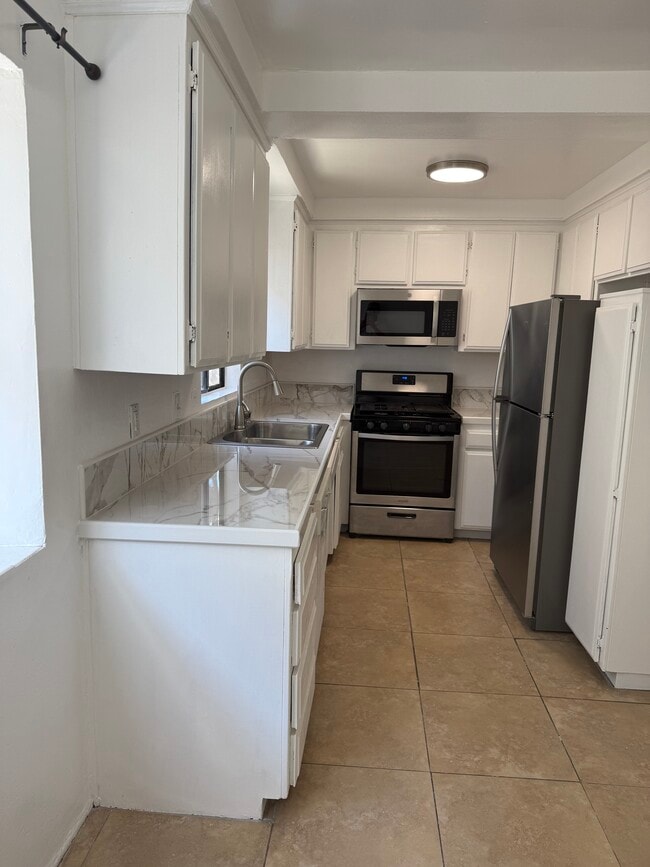 Foto del edificio - 13959 Victory Blvd