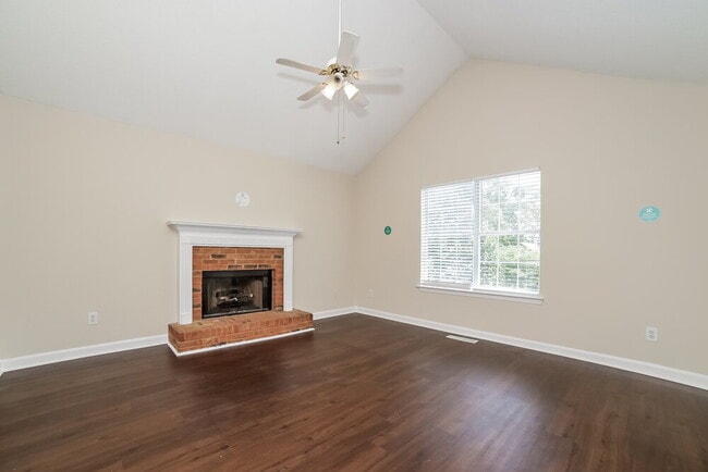 Building Photo - 83 Seals Dr