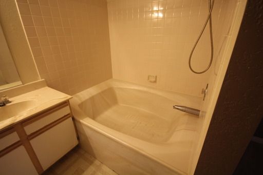 Building Photo - 2200 S Fort Apache