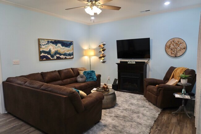 Foto del edificio - 15695 Landview Ln