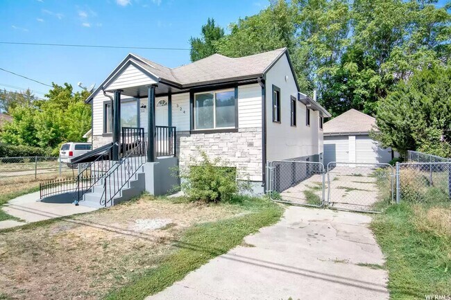 Building Photo - Ogden Duplex