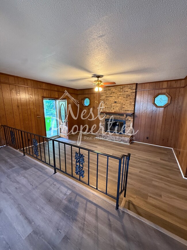 Building Photo - 1826 Horseshoe Dr