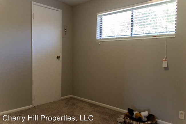 Building Photo - 2541-2566 Redbud Ln