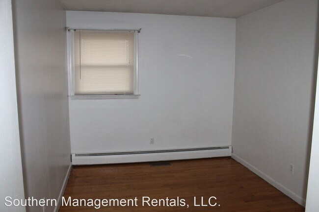 Building Photo - 3 br, 1 bath House - 825 A Edgewood Rd.