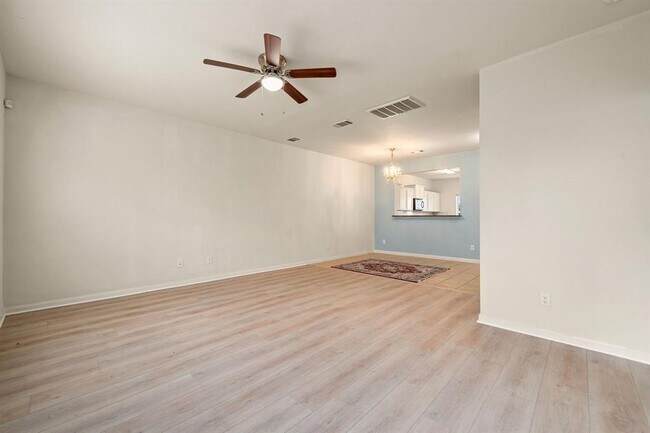Foto del edificio - 1331 Diamond Drape Dr