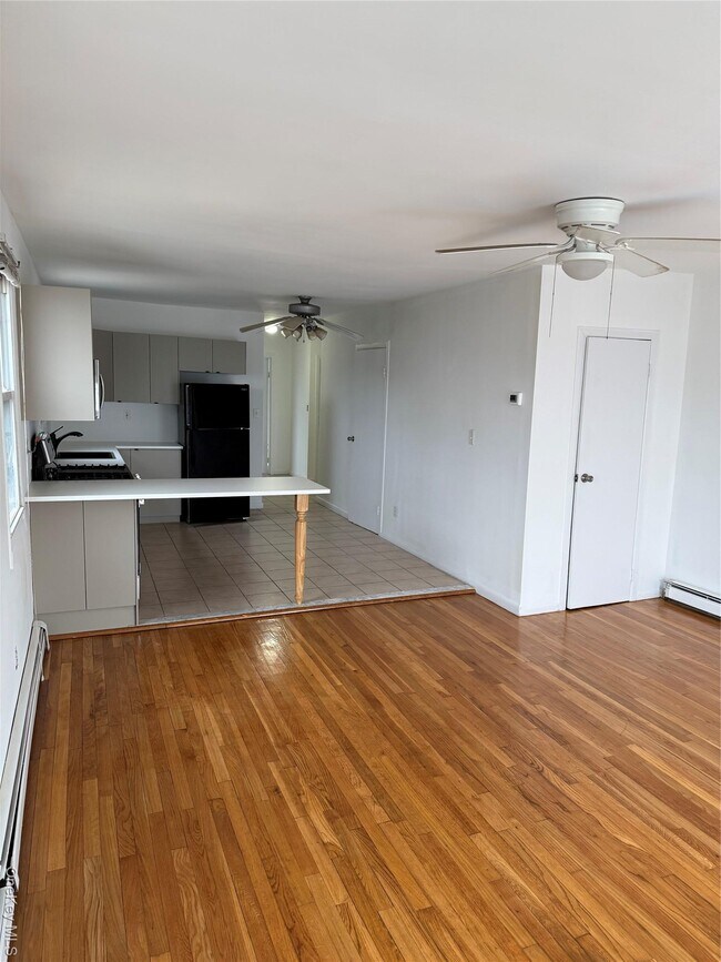 Foto del edificio - 923 W Park Ave