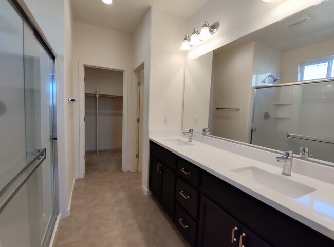 Building Photo - 1830 Yellowwood Ave