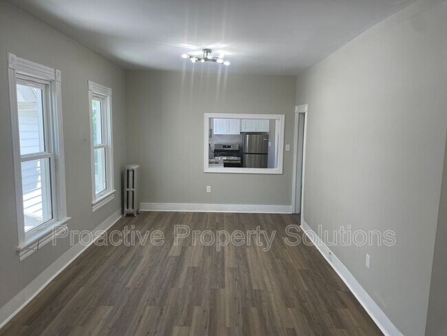 Building Photo - 116 N Lincoln Ave