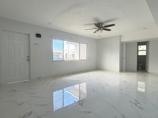 Foto del edificio - 324 SE Tressler Dr