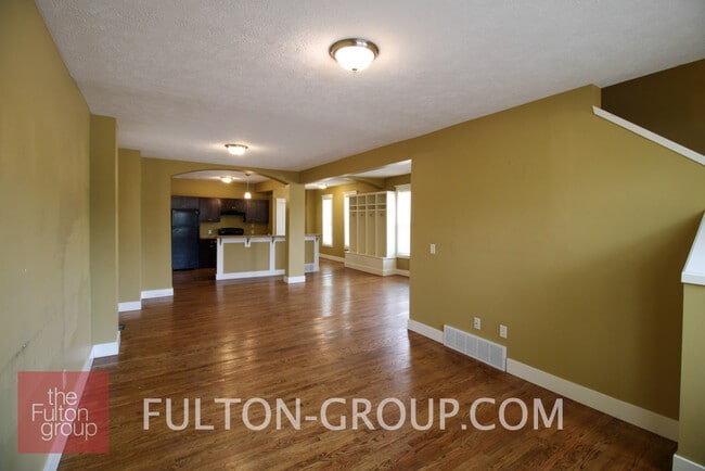 Building Photo - 1056 Fulton St W