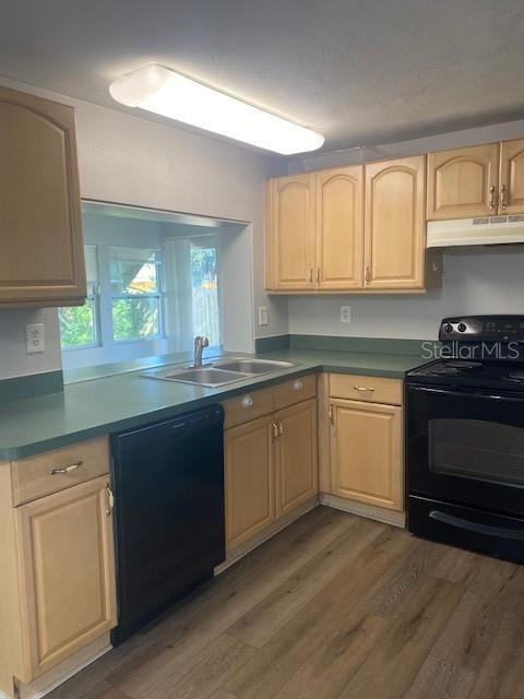 Foto del edificio - 3741 Kingsbury Dr