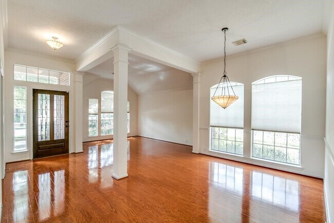 Building Photo - 1718 Bumelia Ct