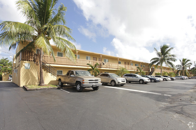 Building Photo - Pompano Gardens