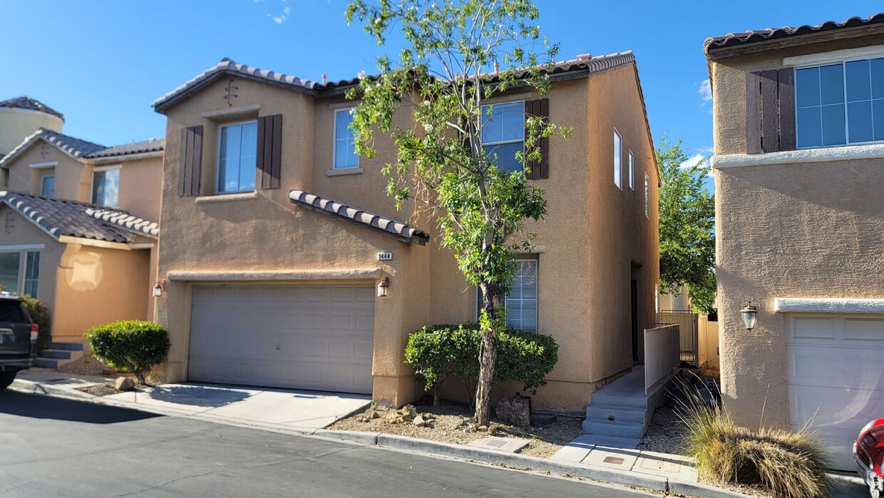 Foto principal - 9444 Grandview Spring Ave