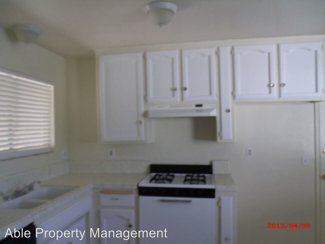 Building Photo - 2709 Steensen St