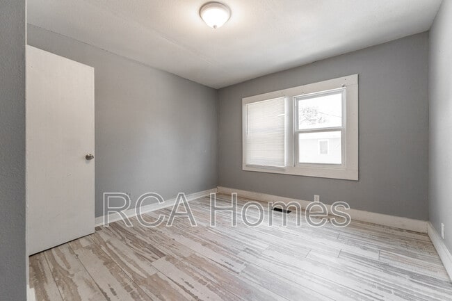 Building Photo - 140 Villa Ave