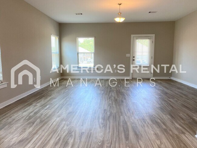 Building Photo - Home for rent in Brookwood, AL - Available Now!! Sign an 18 Month Lease by 1/15/26 to get 1 MONTH...