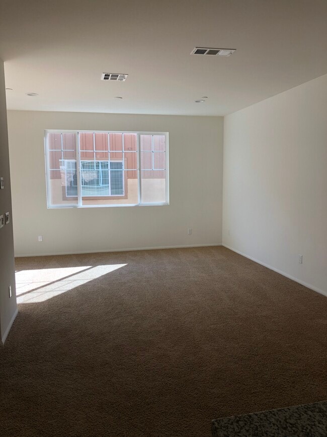 Foto del edificio - 7448 Solstice Pl