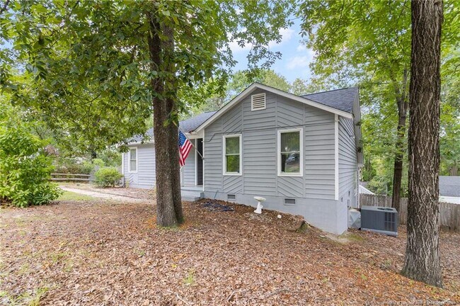 Building Photo - 904 Dandridge Dr