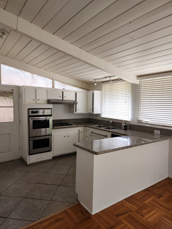 Building Photo - 22841 Calabash St