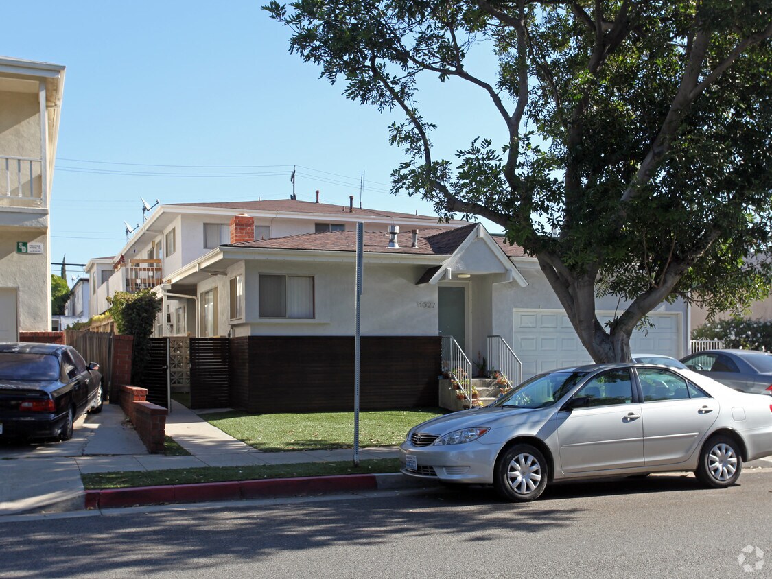Primary Photo - 1527 Princeton St