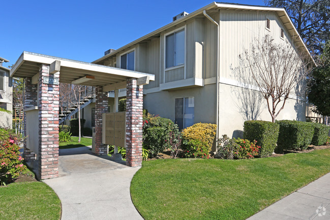 Foto del edificio - Creekside Apartments