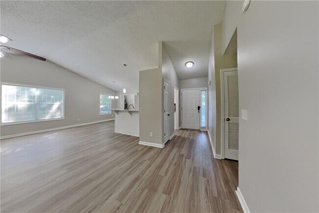 Building Photo - 2890 Williams Farm Dr