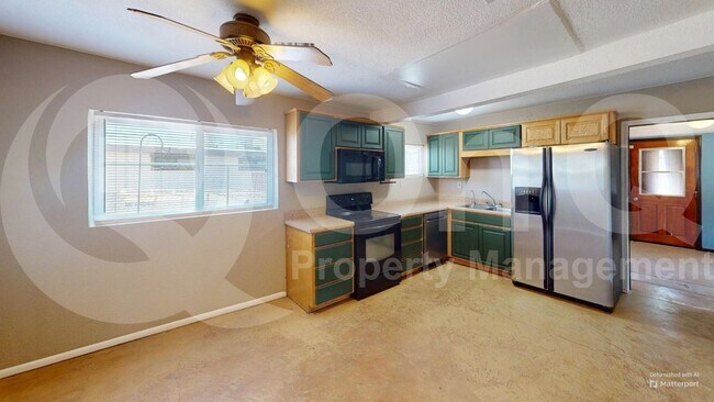 Foto del edificio - 906 E Halcyon Rd