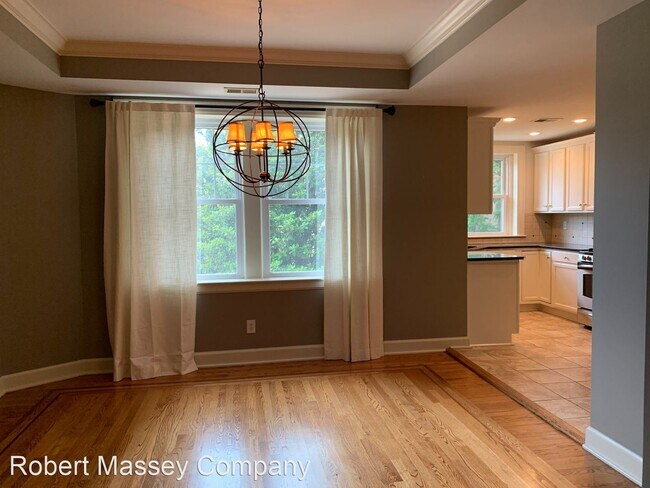 Building Photo - 2 br, 2 bath House - 1601 Spring Drive, #19