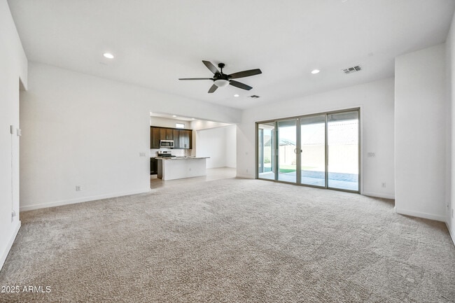 Foto del edificio - 3239 N 197th Ln