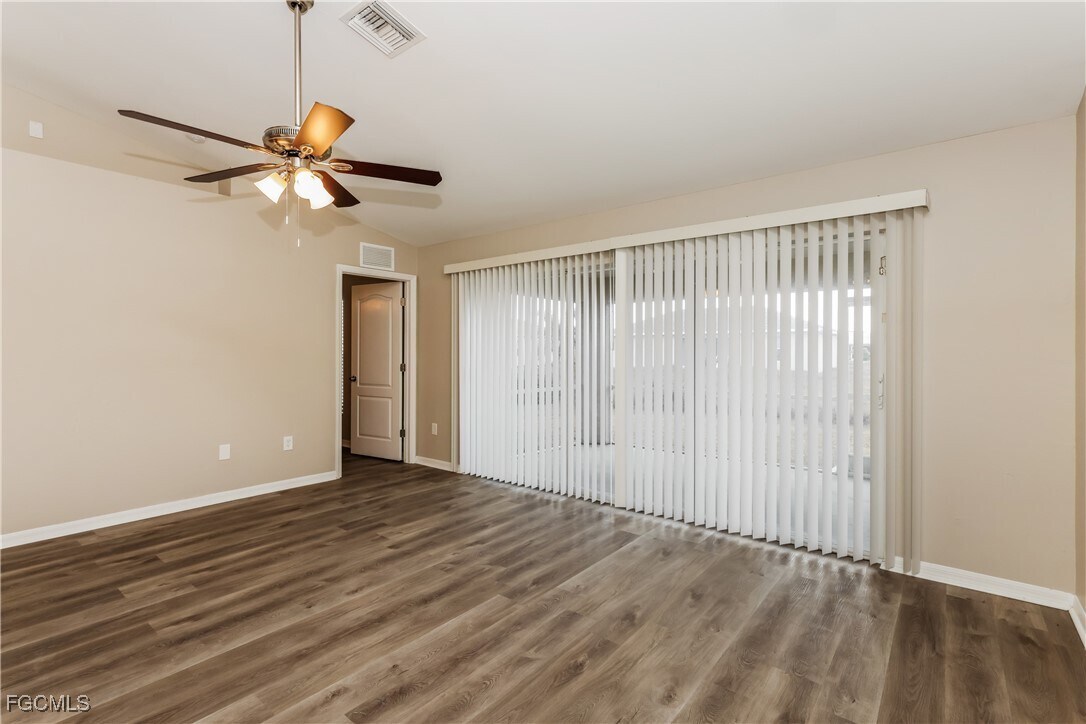 Foto principal - 305 NW 25th Ave