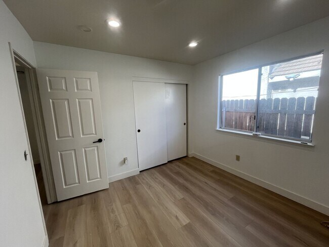 Building Photo - 3 Bedroom 2 Bathroom Loma Linda House Near...