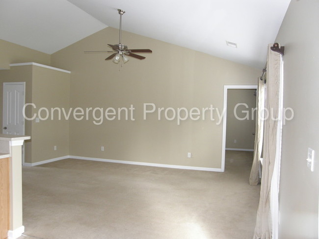 Building Photo - 110 Tralee Ln