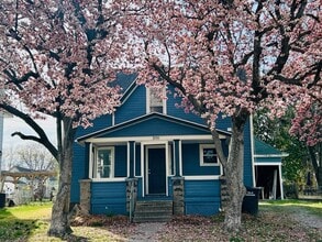 Building Photo - 200 N Almond St