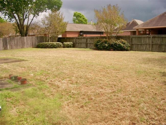 Foto del edificio - 1714 Twelve Oaks Ln