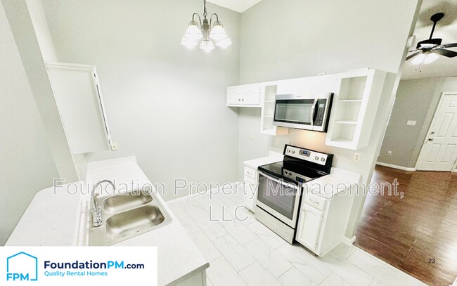 Building Photo - 7586 Iris Dr