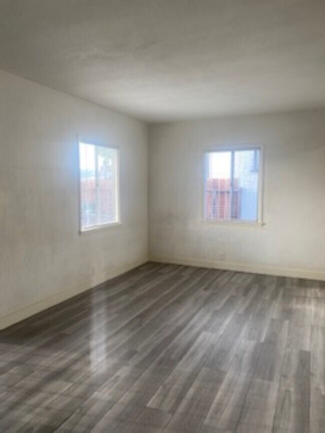 Living room view 2 - 6826 Perry Rd