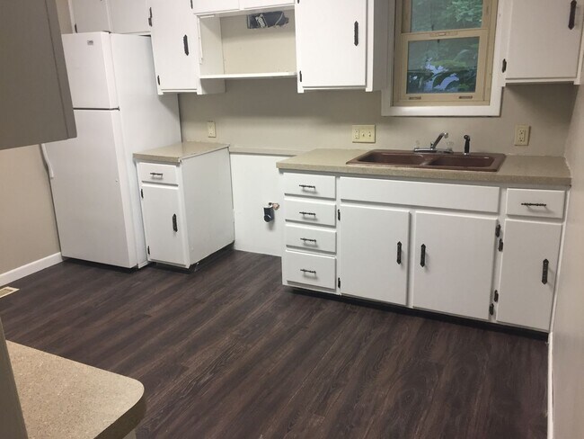 Foto del edificio - $1100 - 3 bed 1 bath - Single Family Home
