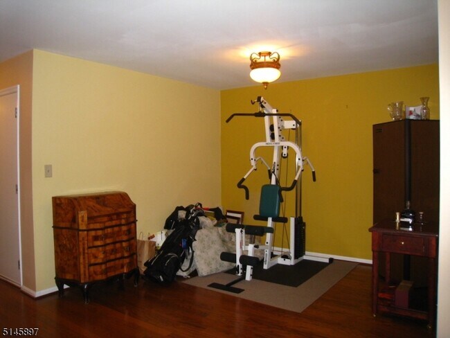 Building Photo - 3 Washington Ct