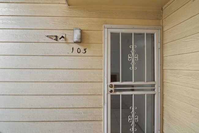 Photo - $1,540.95 with $300 off the first month's rent, 1 Bed - 1 Bath, Condo in Aurora with Washer and D...
