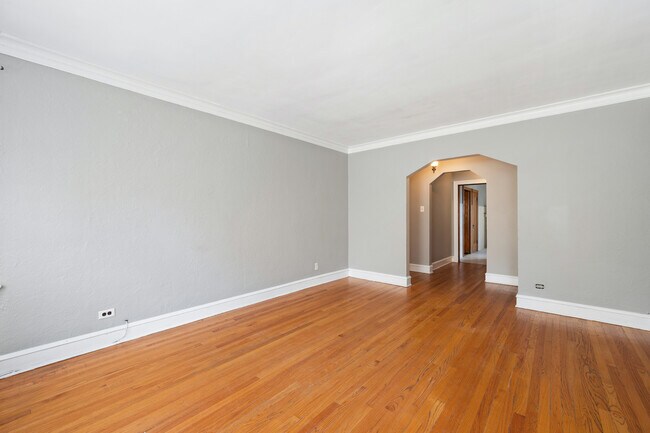 Building Photo - 5256 W Wolfram St