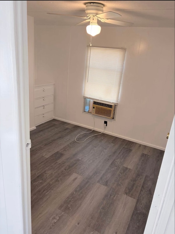 Foto del edificio - 215 Weeks Rd